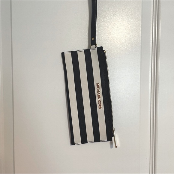 Navy and white Michael Kors wristlet - Picture 2 of 3